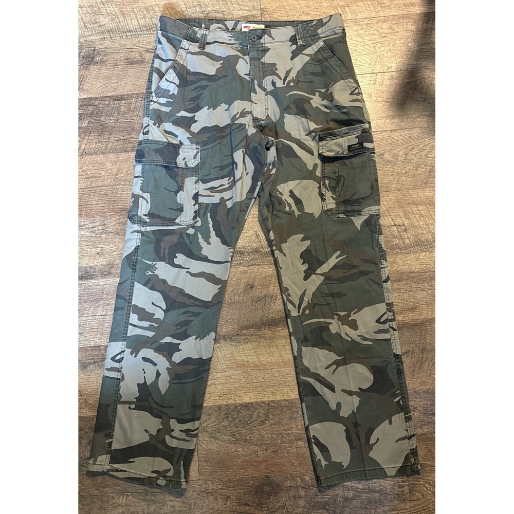 Mens NWT Wrangler 38x34 Relaxed Fit Cargo Pant with Stretch Green Brown Camo